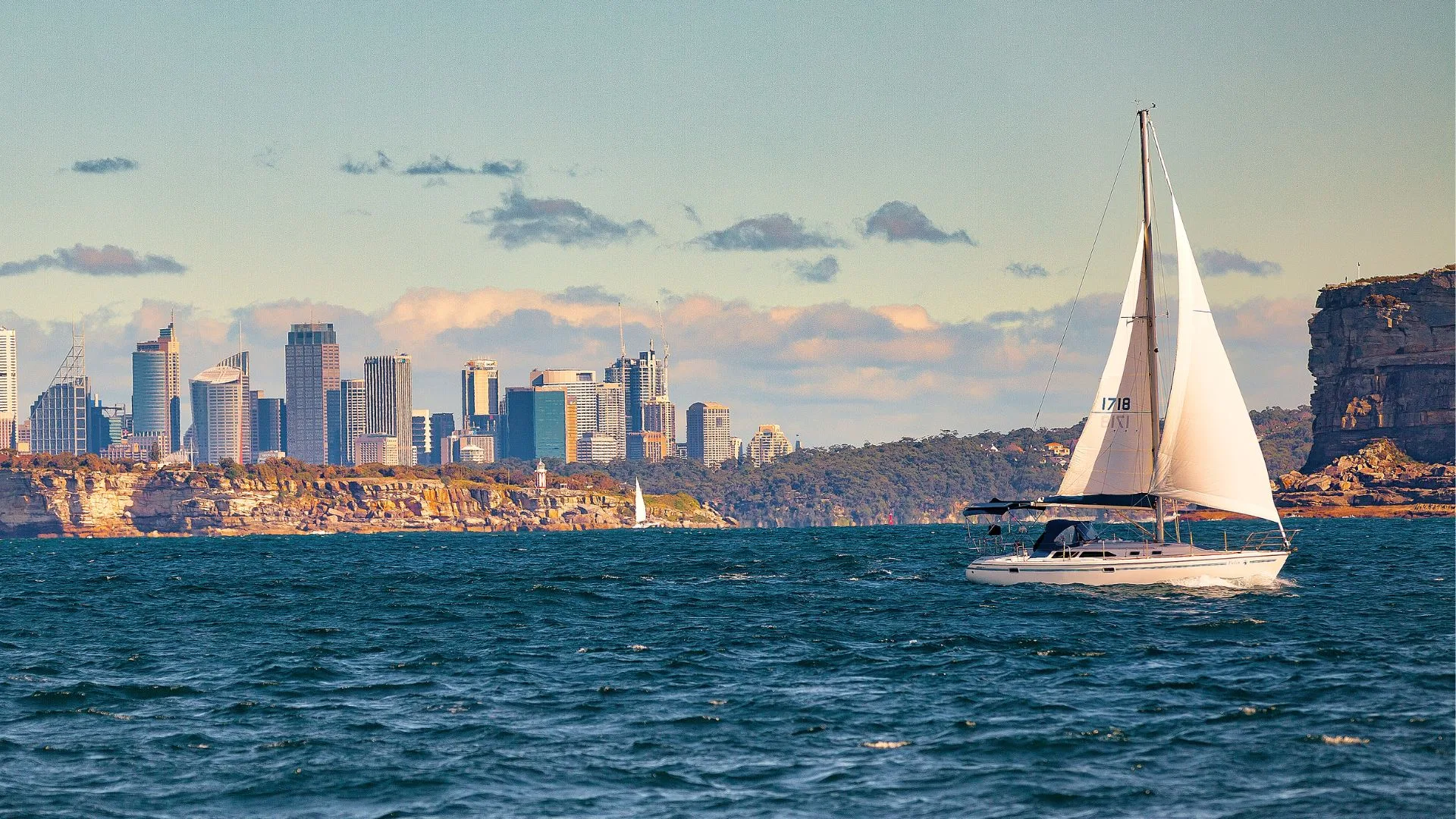 How to Get Internet on a Boat at Sea? How to Get Internet on a Boat at Sea When Sailing Guide (1)