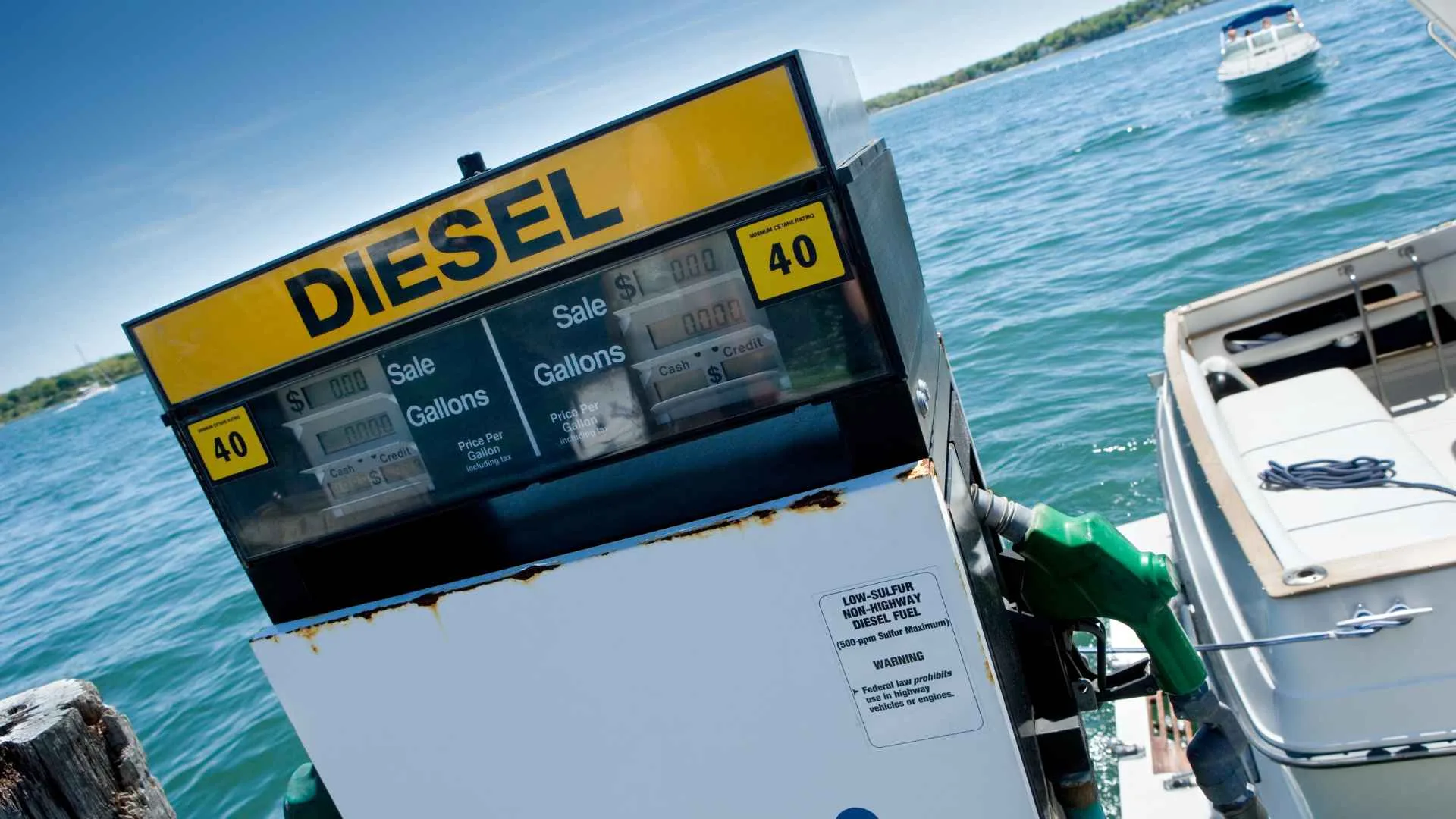 How to Remove Gas from Your Boat Fuel Tank: Stepwise Guide