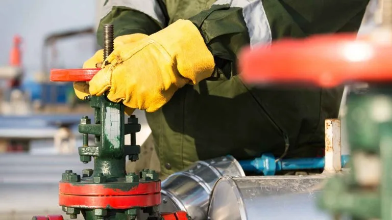 How to Remove Gas from Your Boat Fuel Tank: Stepwise Guide