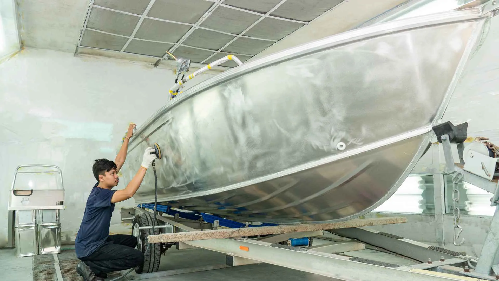 How to Buff a Boat: Stepwise Guide to Restore Boat's Shine