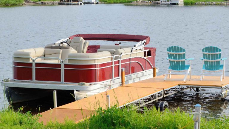 How to Clean the Carpet on a Pontoon Boat: Stepwise Guide