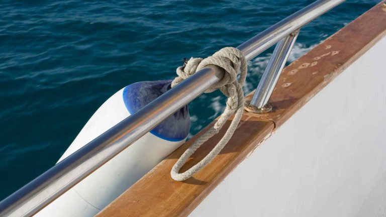 How to Tie Boat Fenders in 5 Easy Steps: Guide with Tips