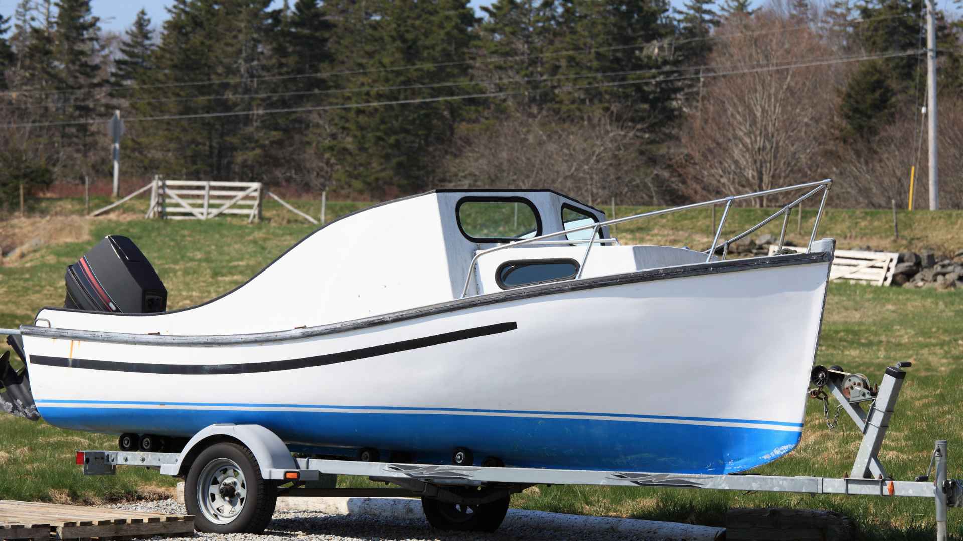 How Should a Boat Sit on a Trailer? All You Need to Know