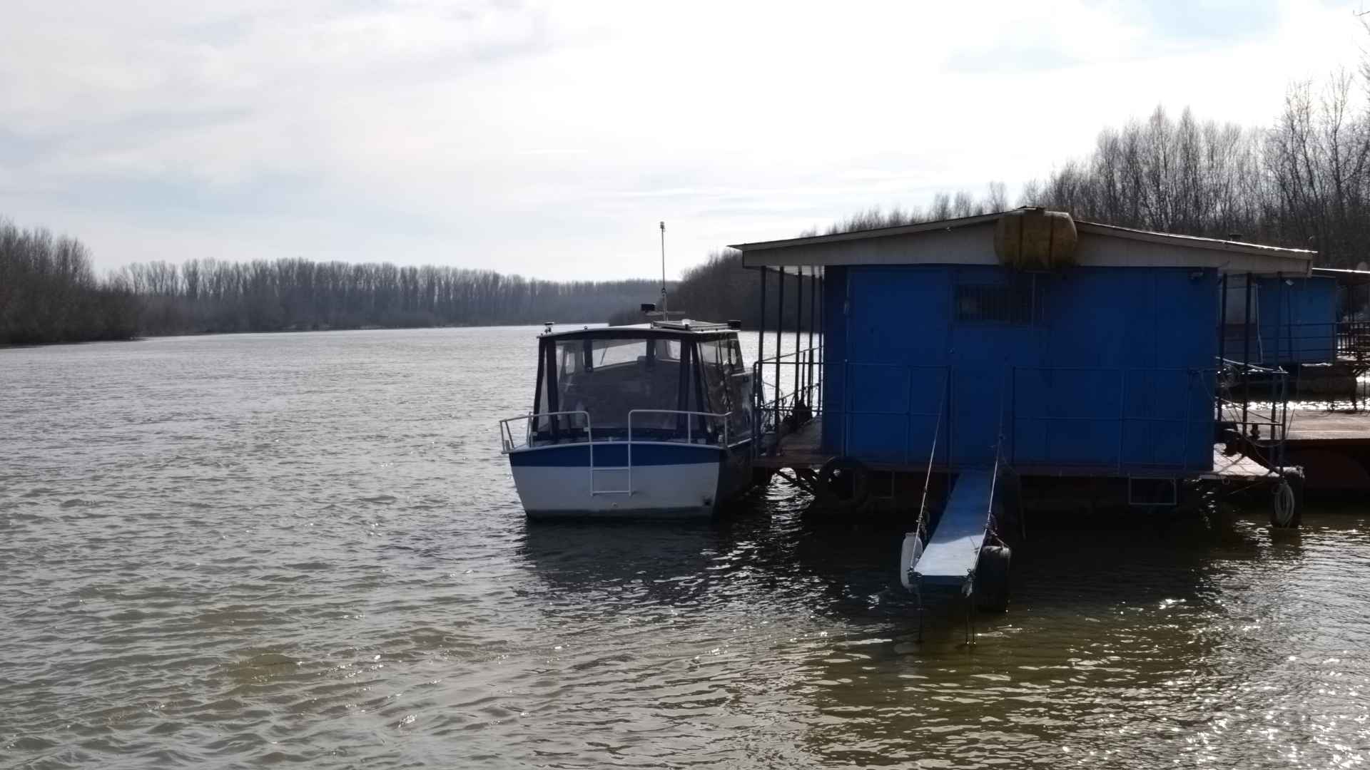 The Pontoon Trolling Motor Mount: A Complete Guide pontoon trolling motor mount