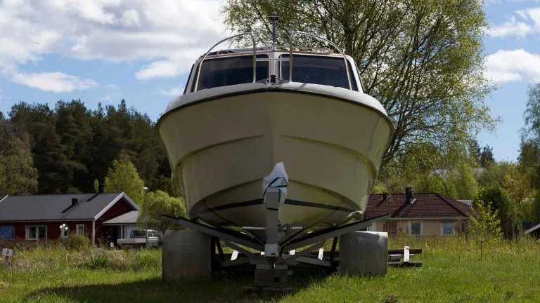 A Step-by-Step Guide to Replacing the Axle on Boat Trailer