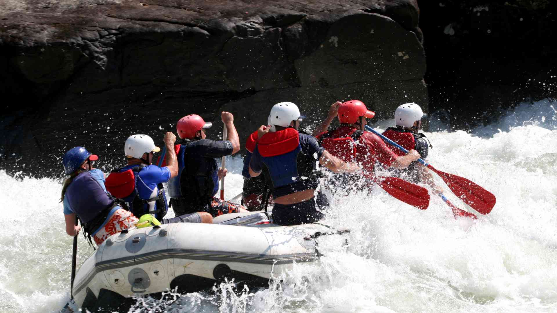 8 Online Resources for Connecting with Boaters & Enthusiasts What lesser-known online resources and forums are helpful for connecting with other boaters and enthusiasts