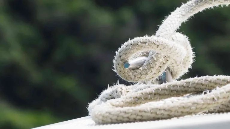 8 Best Practices for Docking a Boat in Windy Conditions