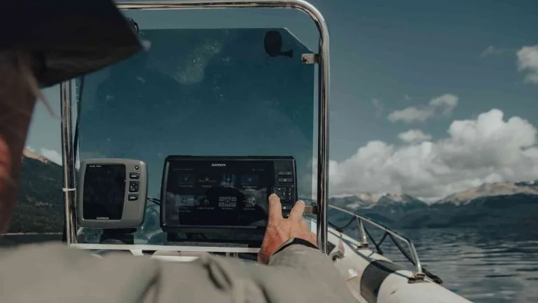 How to Choose the Right Marine GPS for Your Boat?