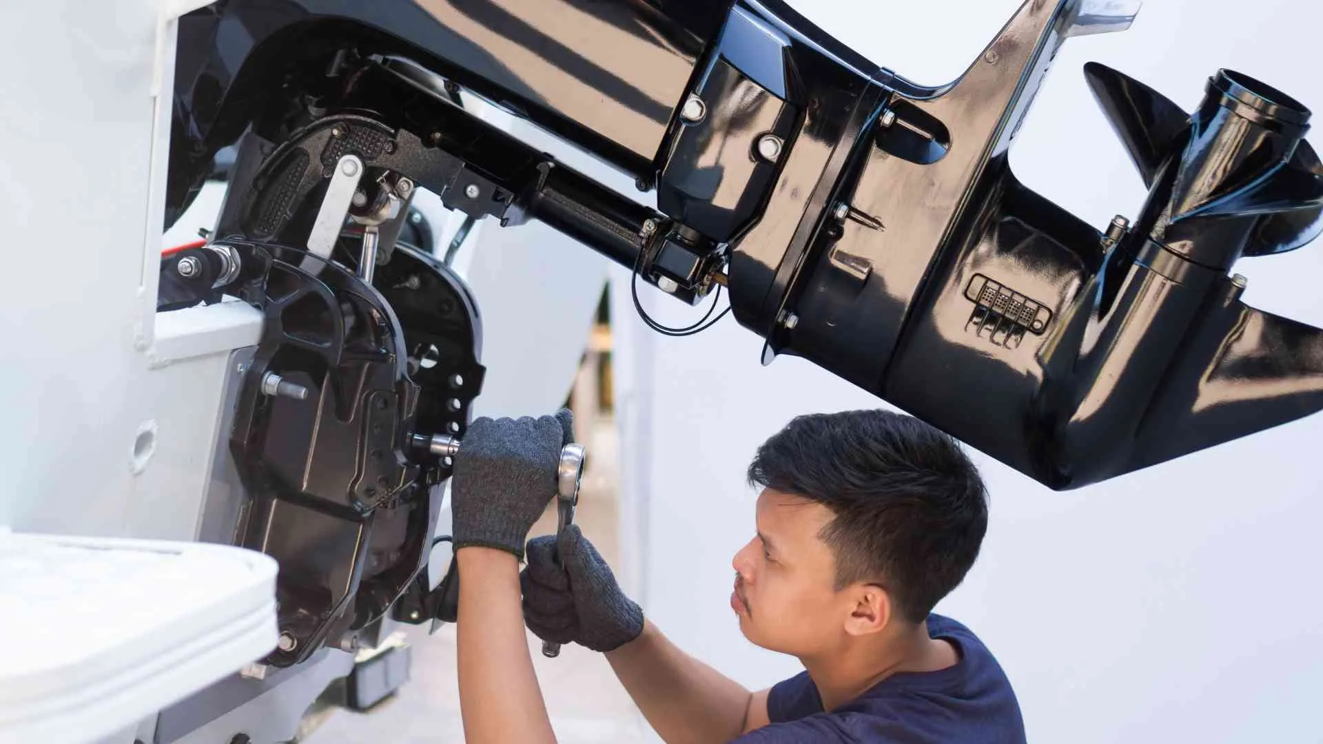 How can I troubleshoot issues with my boat_s electrical system