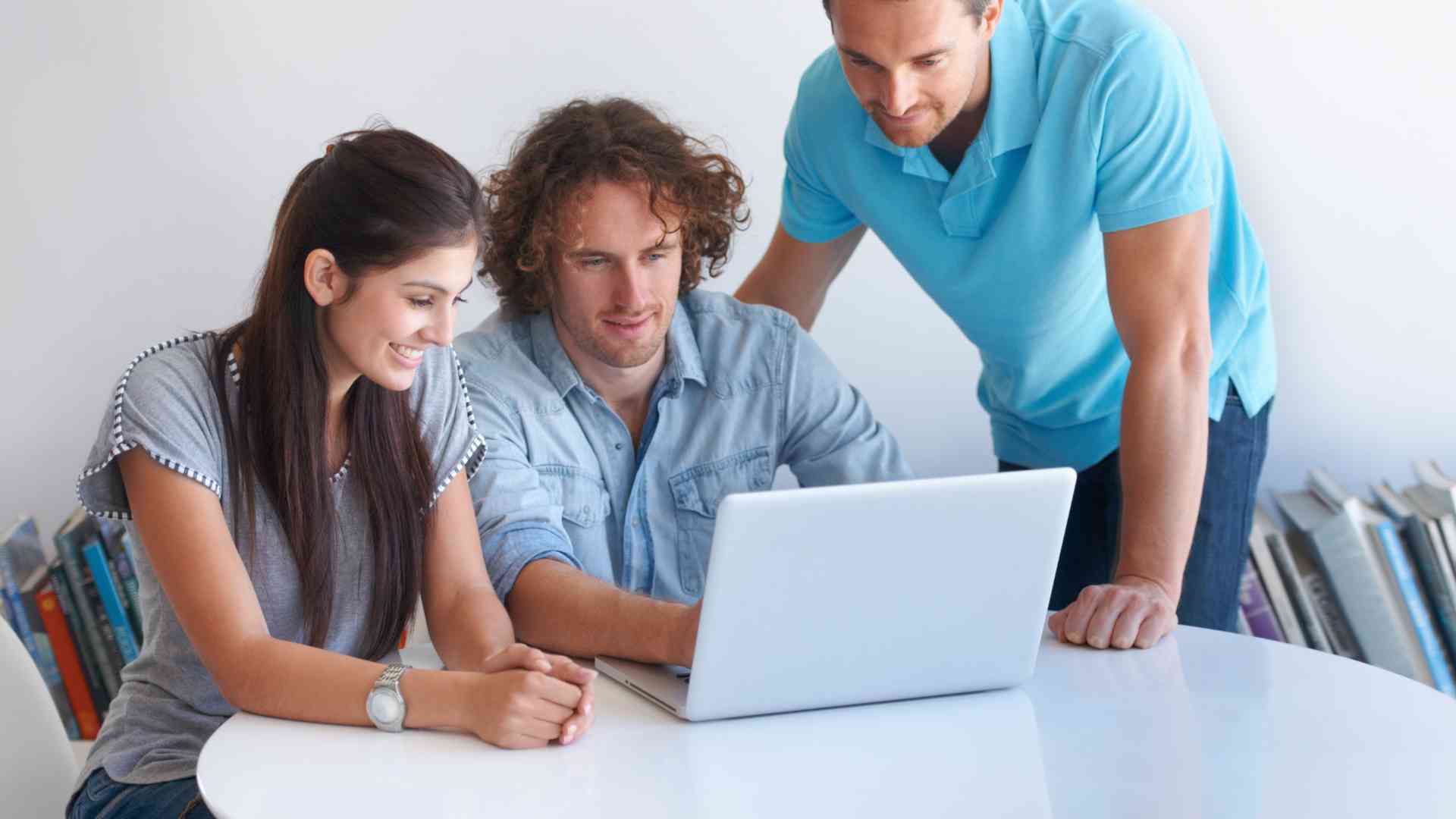 8 Online Resources for Connecting with Boaters & Enthusiasts What lesser-known online resources and forums are helpful for connecting with other boaters and enthusiasts