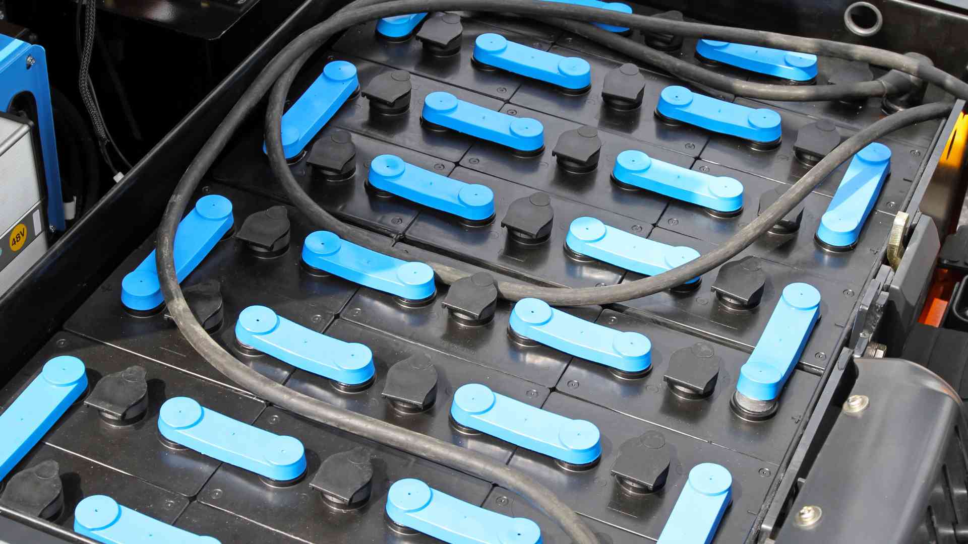 How to Store Your Boat Batteries During the Off-Season?