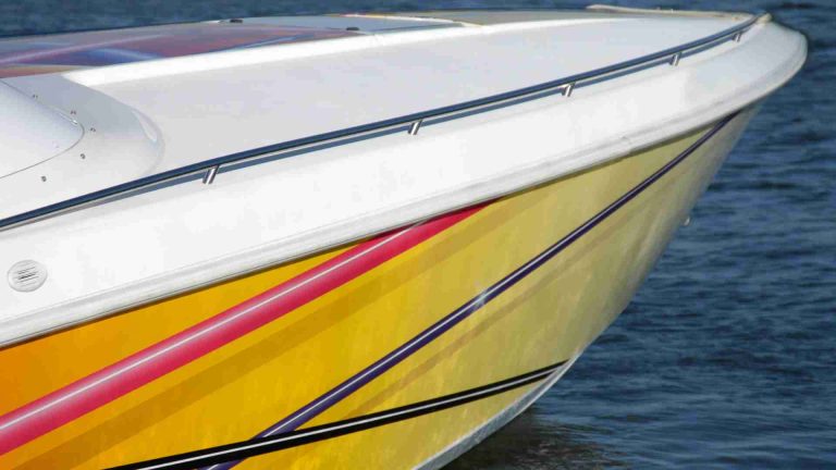 How to Maintain the Integrity of Boat Fiberglass Finish?