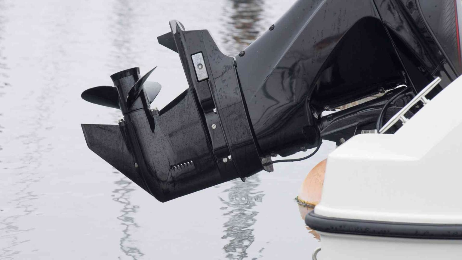 How to Clean and Maintain Boat's Outboard Motor?