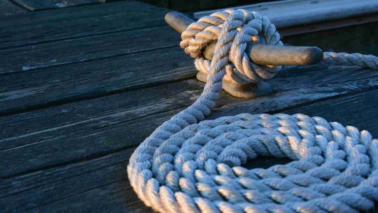 10 Advantages of Using Synthetic Rope for Boat Docking