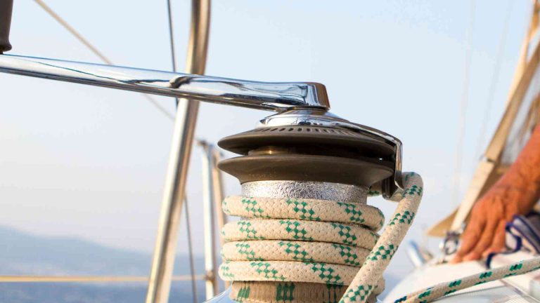 8 Benefits of Using a Windlass for Boat Anchoring