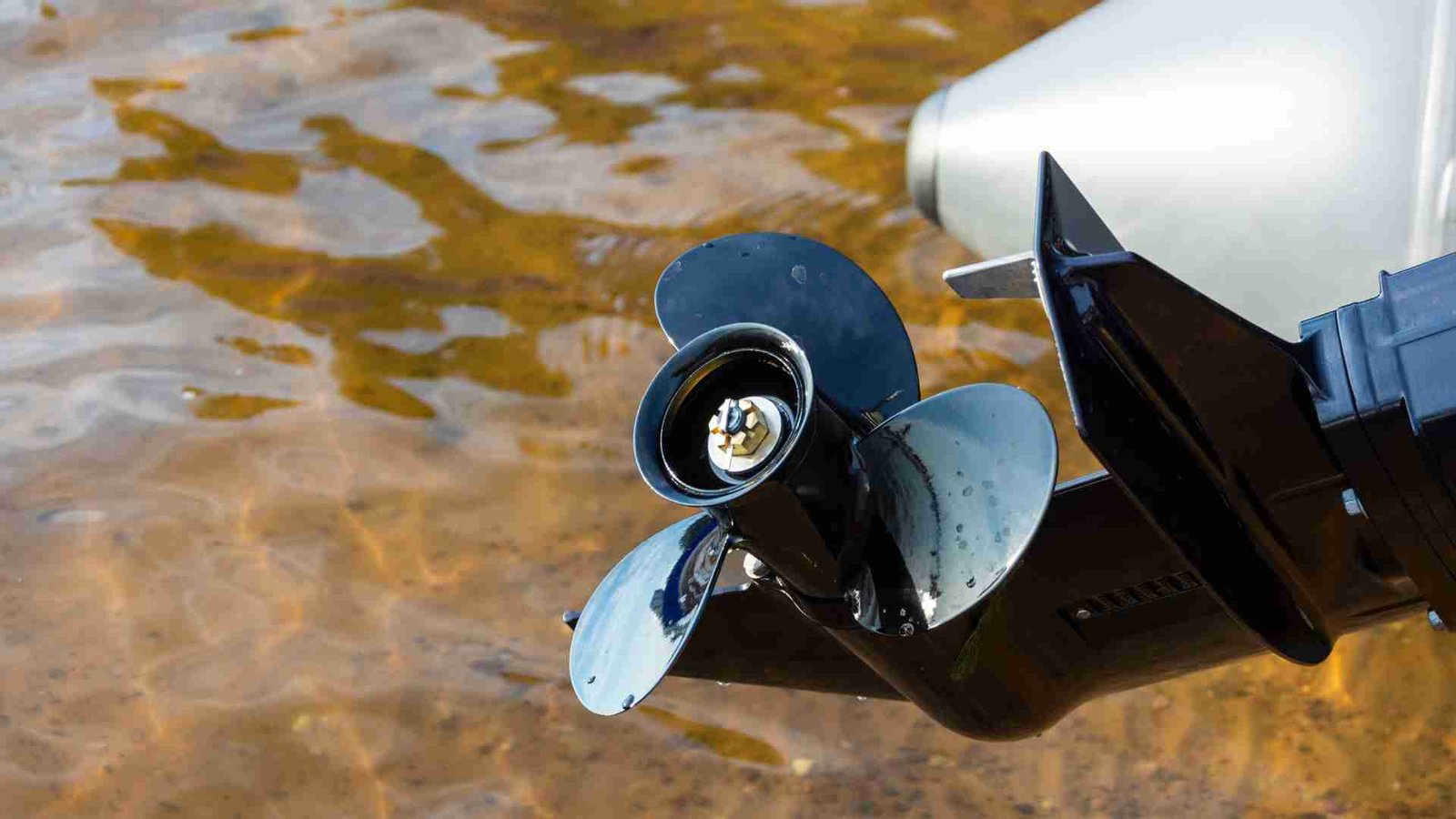 6 Advantages of Hydrofoil Stabilizers for Outboard Motors