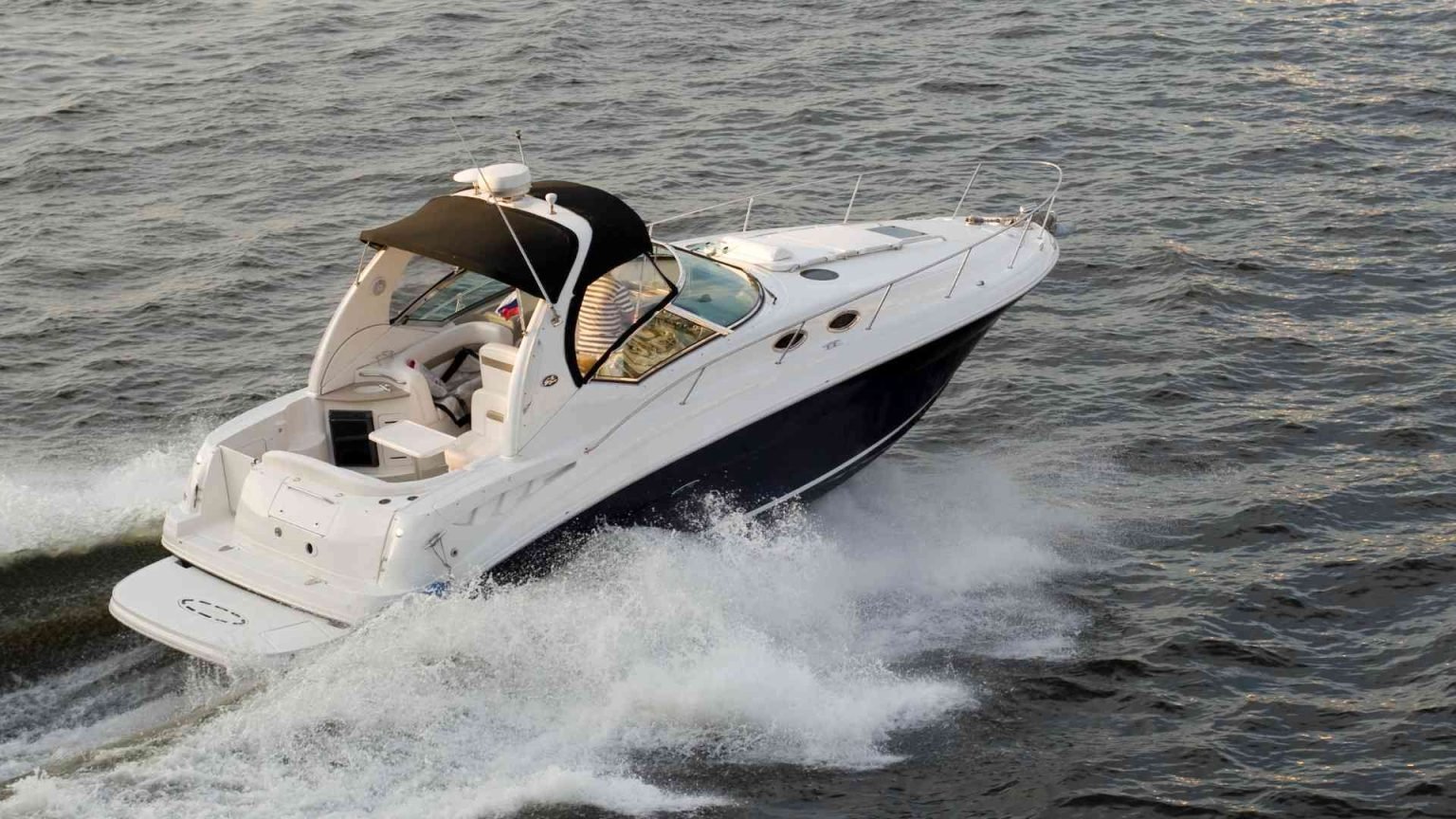 Boats with AC: Staying Cool and Comfortable on the Water