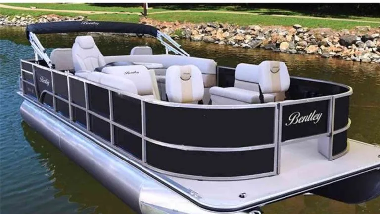 Bentley vs. Bennington Pontoon Boats: Making the Choice