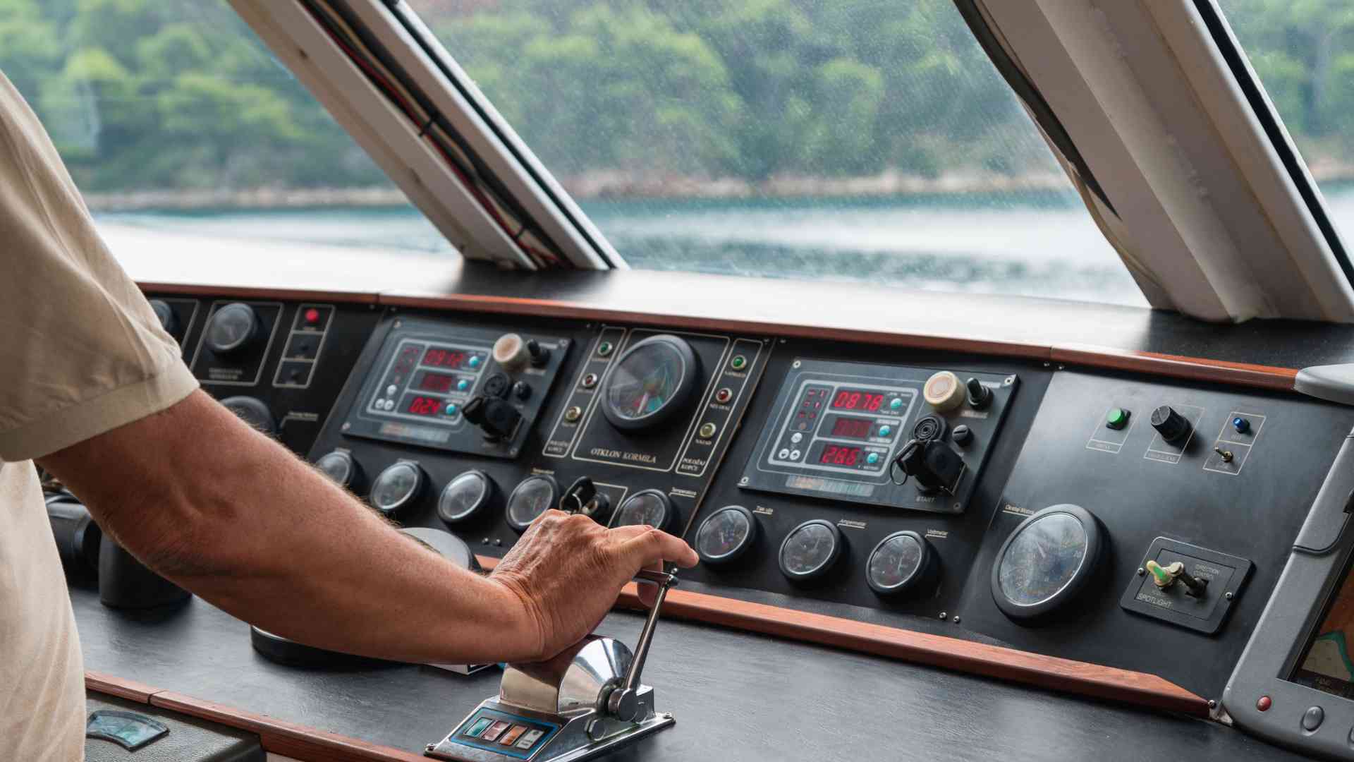 How Does a Vessel Operator Keep a Proper Lookout? how does a vessel operator keep a proper lookout
