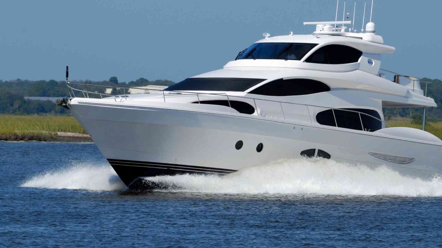 Boats with AC: Staying Cool and Comfortable on the Water