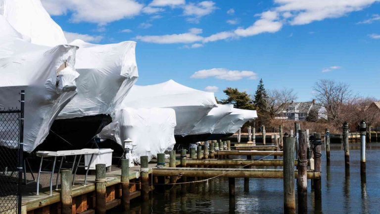 How to Shrink Wrap a Pontoon Boat?