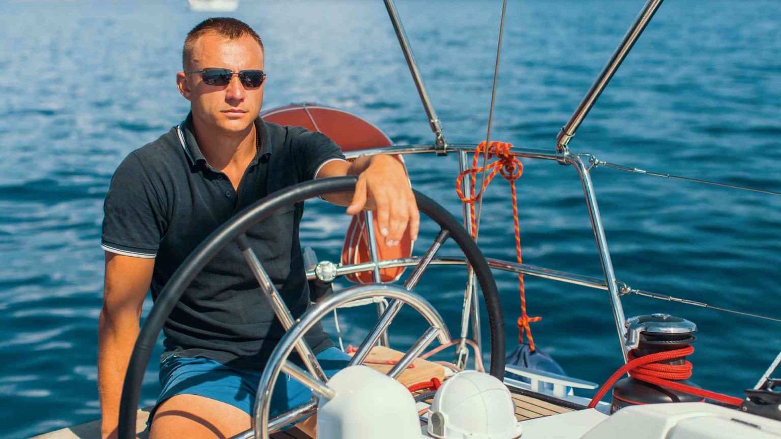 How Does Autopilot on a Yacht Work?