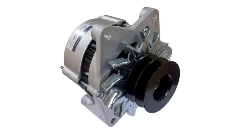Do Outboard Motors Have Alternators?