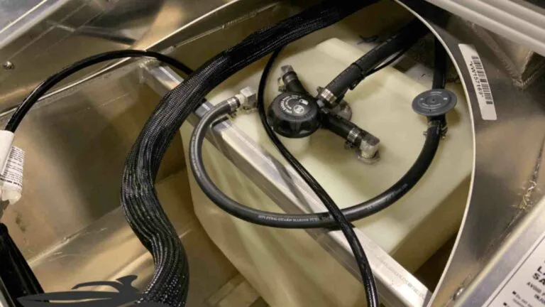 5 Symptoms of Bad Gas in the Boat and Ways to Deal with It
