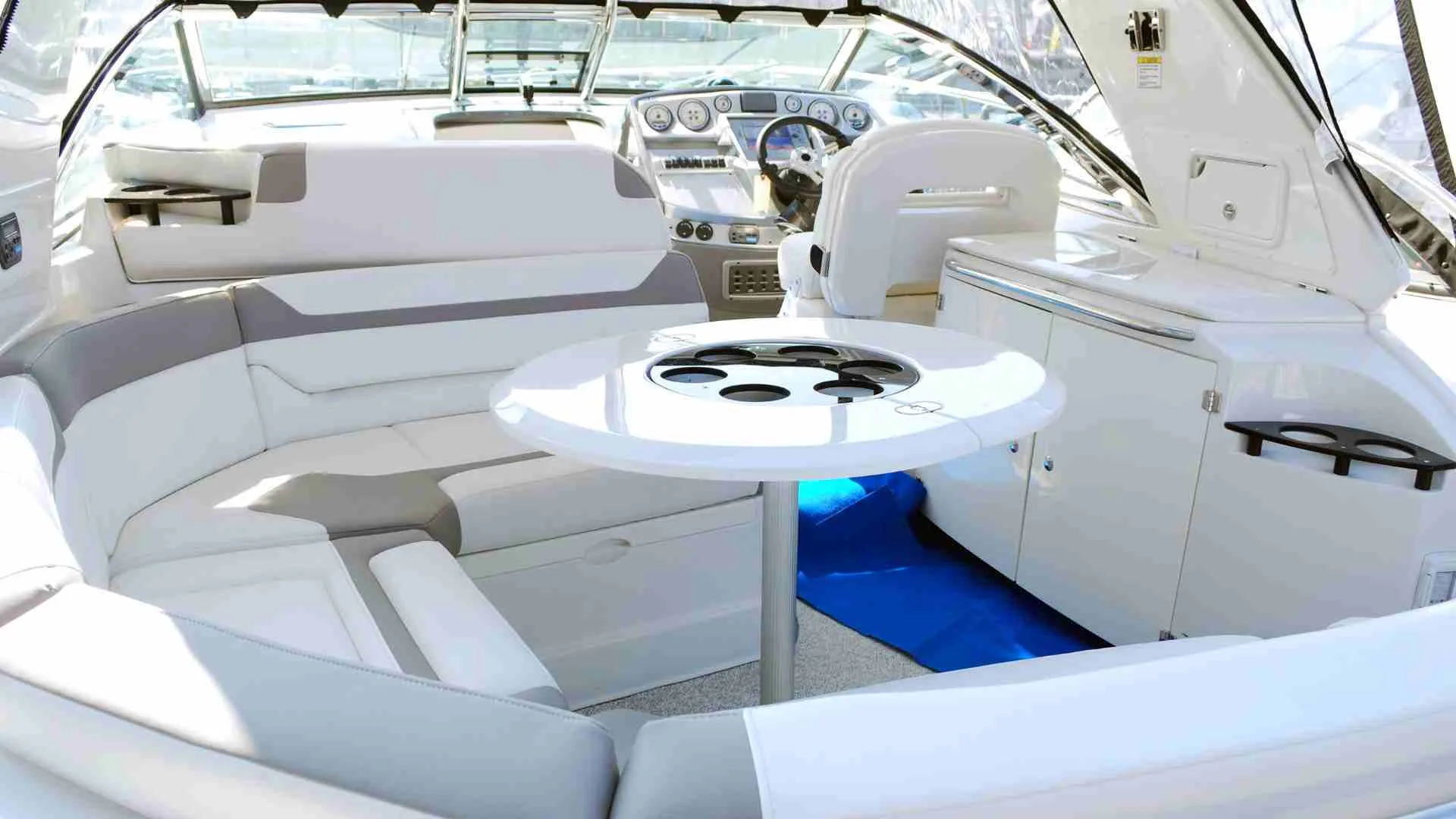 30 Ft Boat with Cabin: Gateway to Aquatic Exploration