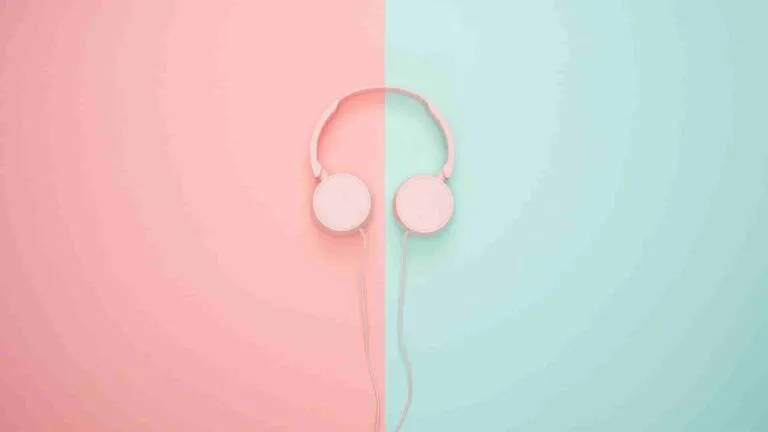 Boat Headphones: Keeping the Beat While You Float