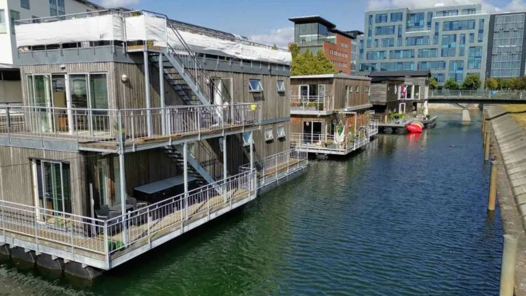 Exploring the Allure of Boathouses: A Dwelling by the Water