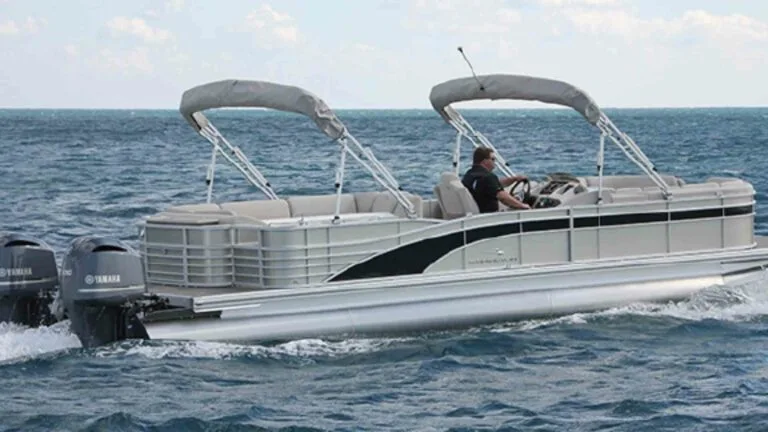 30ft Pontoon Boat for Sale: Setting Sail on Comfort