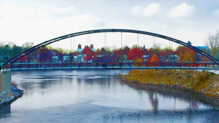 Boat Dealers in Eau Claire Wisconsin: Guide