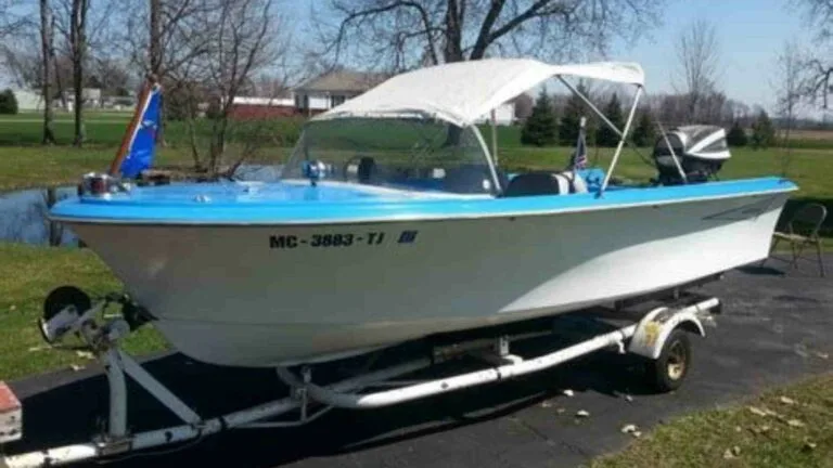 A Look at 1960s Fiberglass Boats: Cruising Through History
