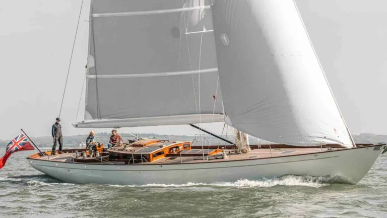 Exploring the World of Spirit Boats: Guide