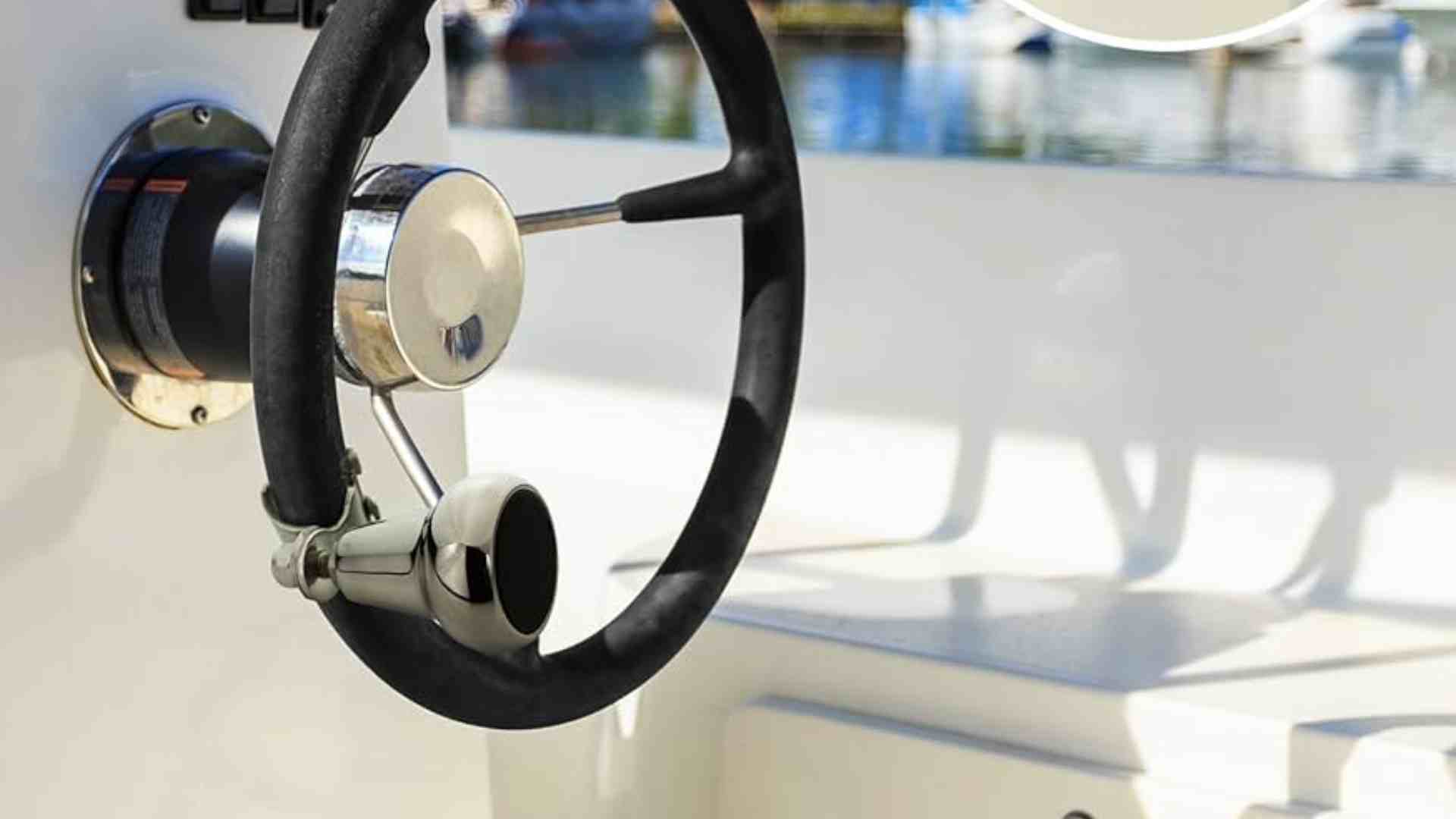 Suicide Knob for Boats: Enhancing Control, Maneuverability