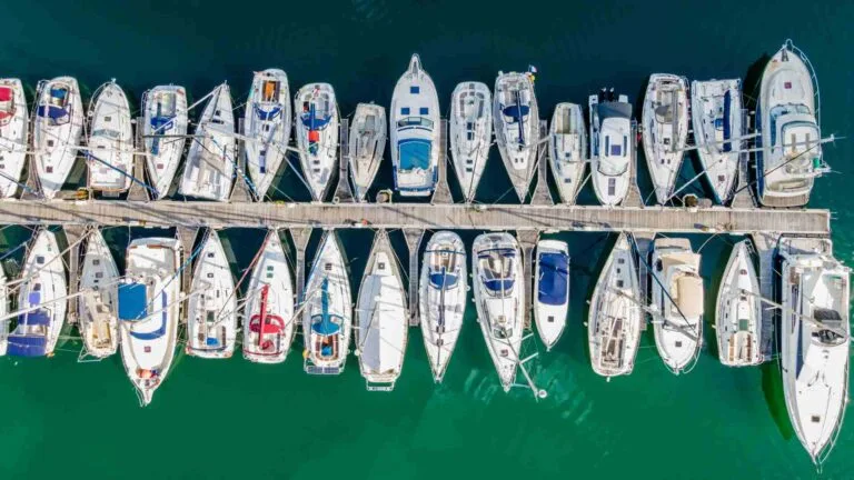 26ft Pontoon Boats: Setting Sail on Fun Guide