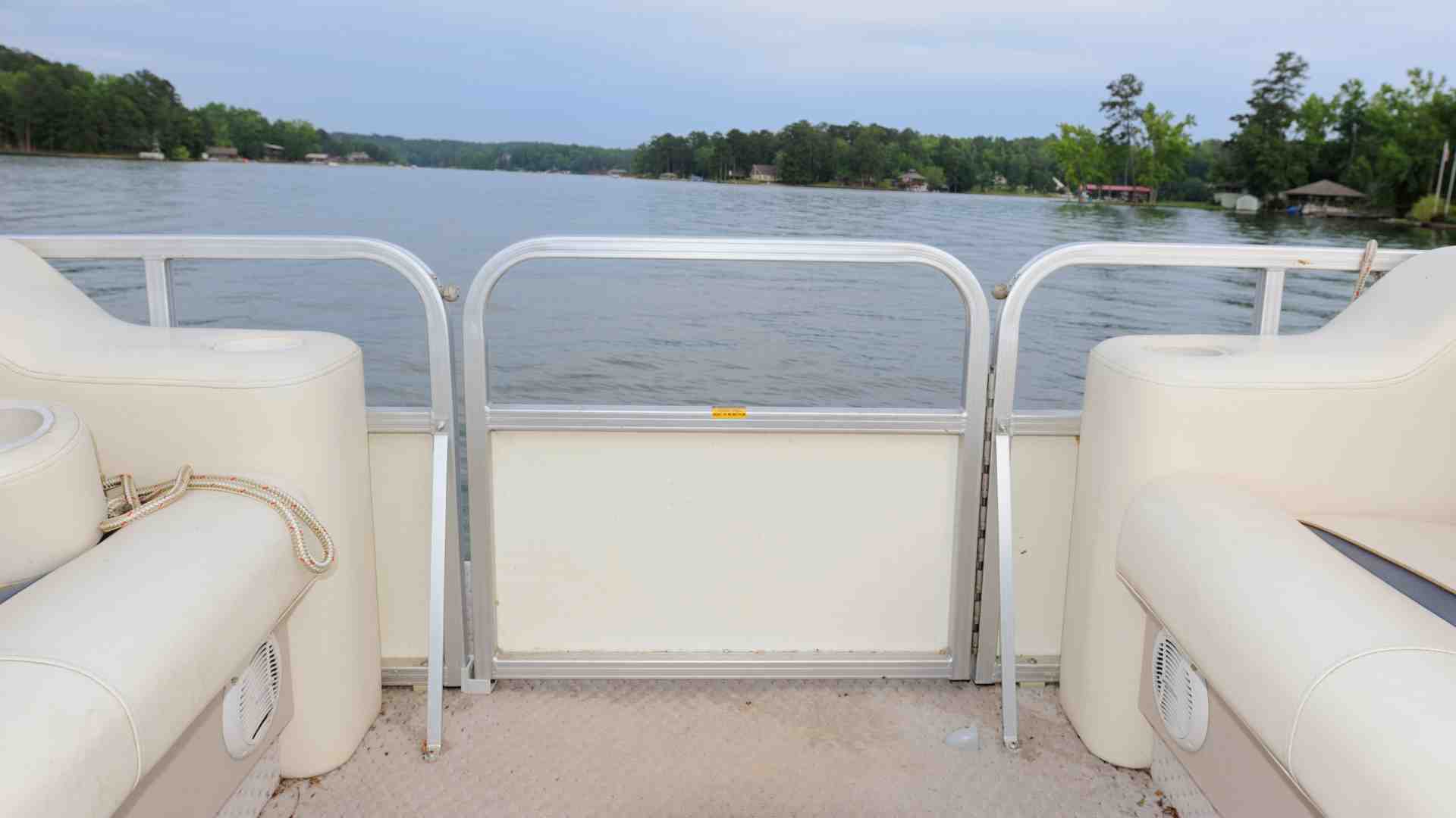 Pontoon Furniture Manufacturers: Quality, Style, and Pricing
