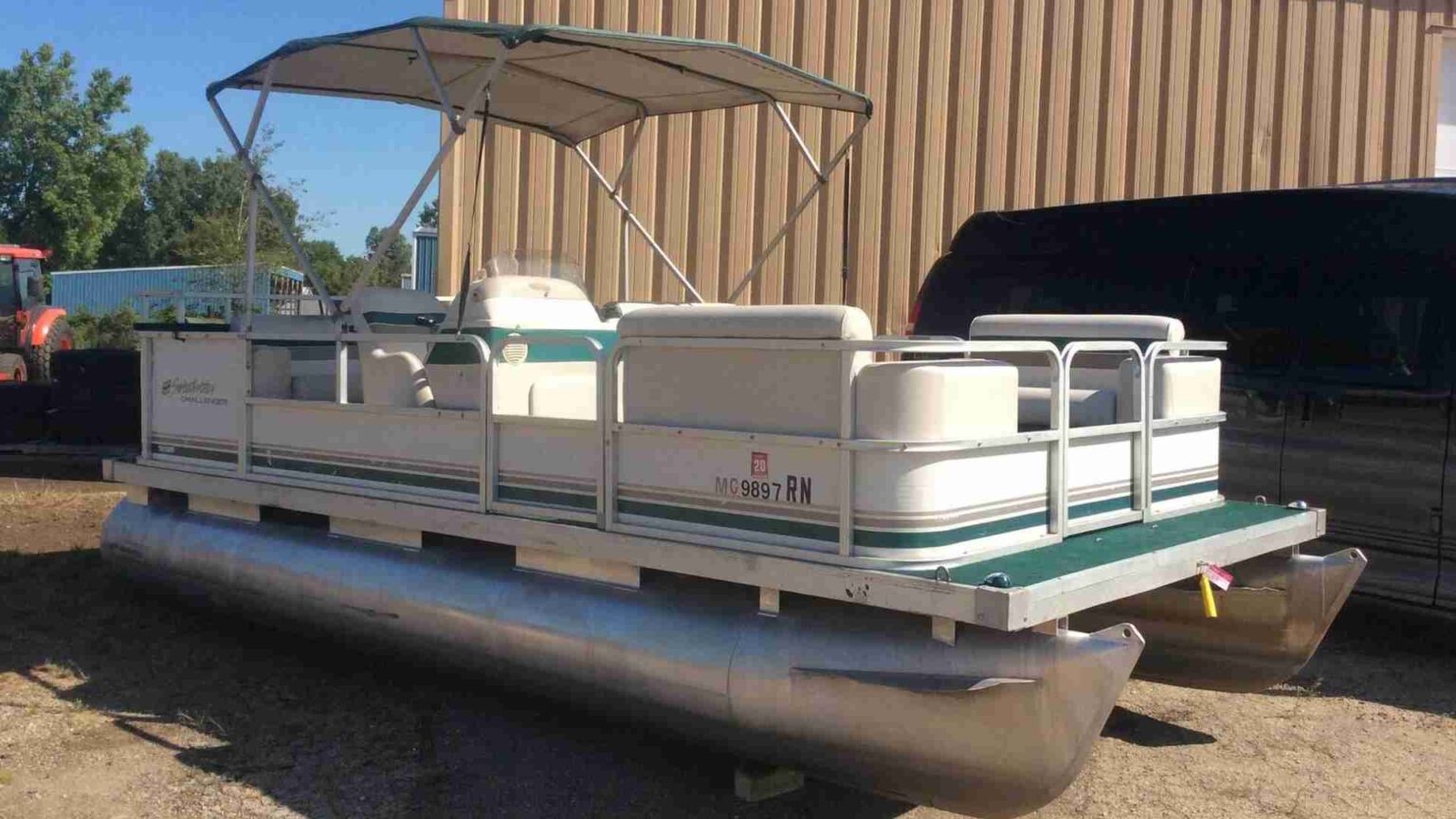 In Depth Guide To The Sweetwater Challenger Pontoon in-depth-guide-to-the-sweetwater-challenger-pontoon