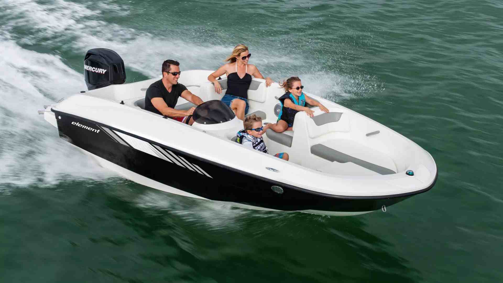 The 6 Best Boats for Beginners: Guide to Getting Started