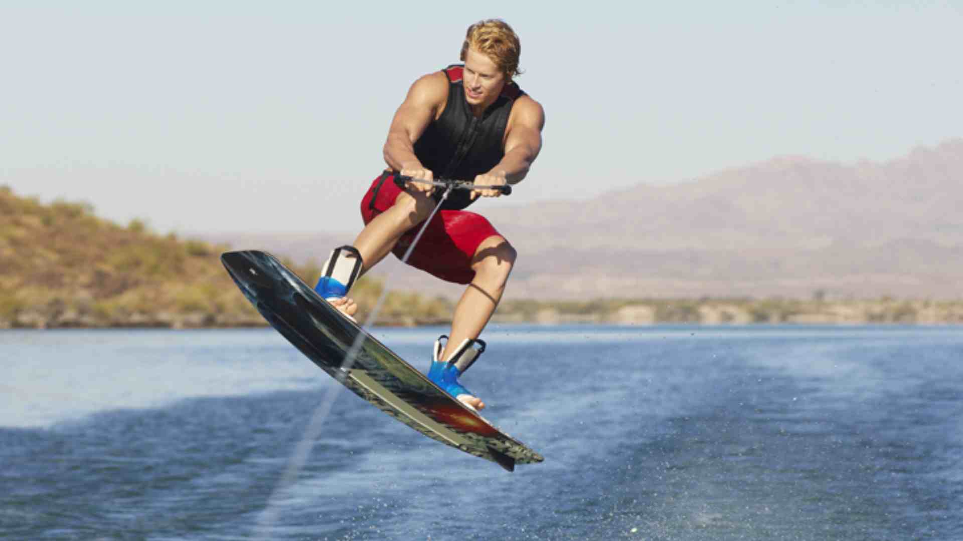 Wakeboarding Trick: Backside Lipslide