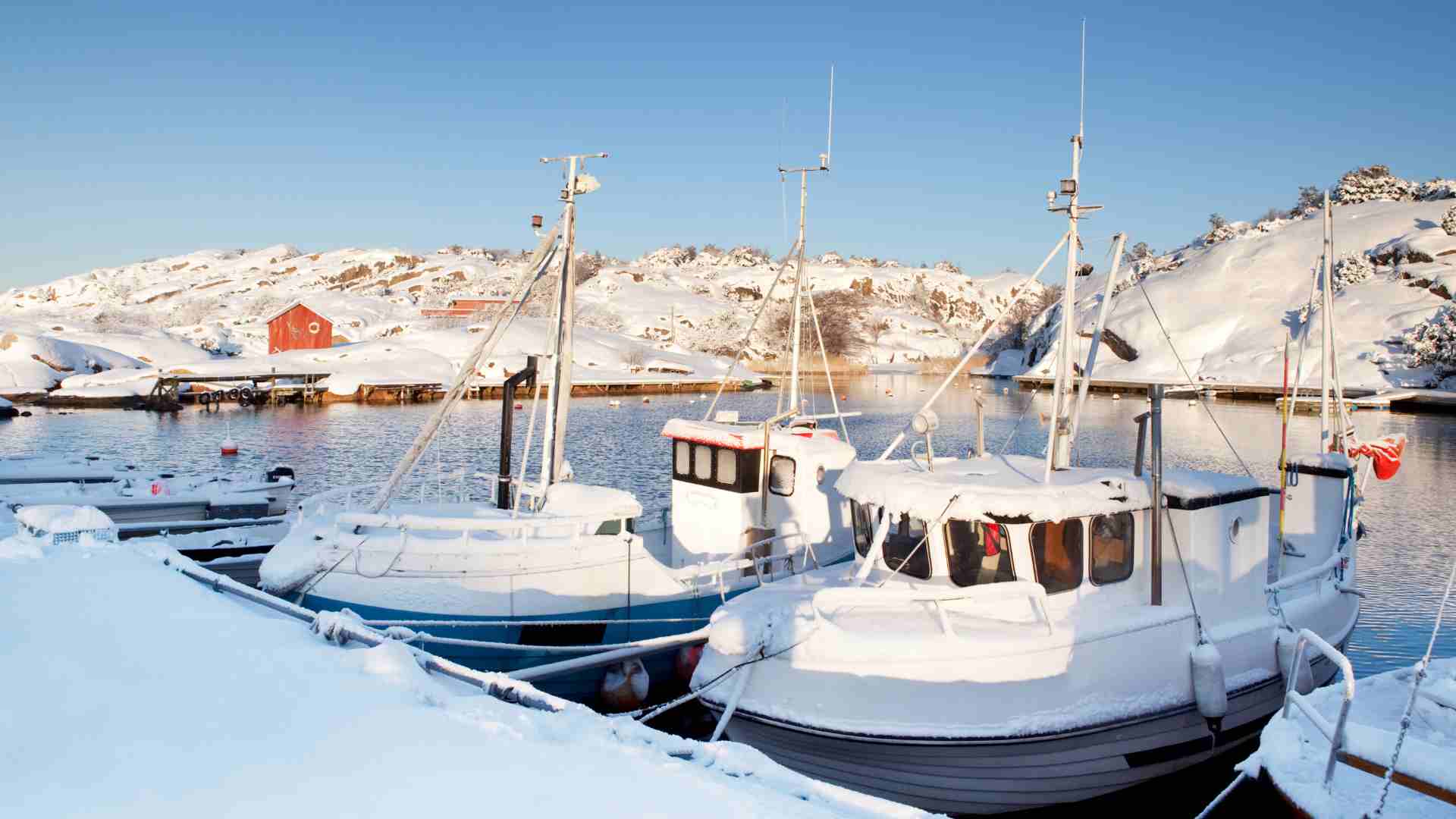3 Affordable Ways to Heat a Boat in Winter