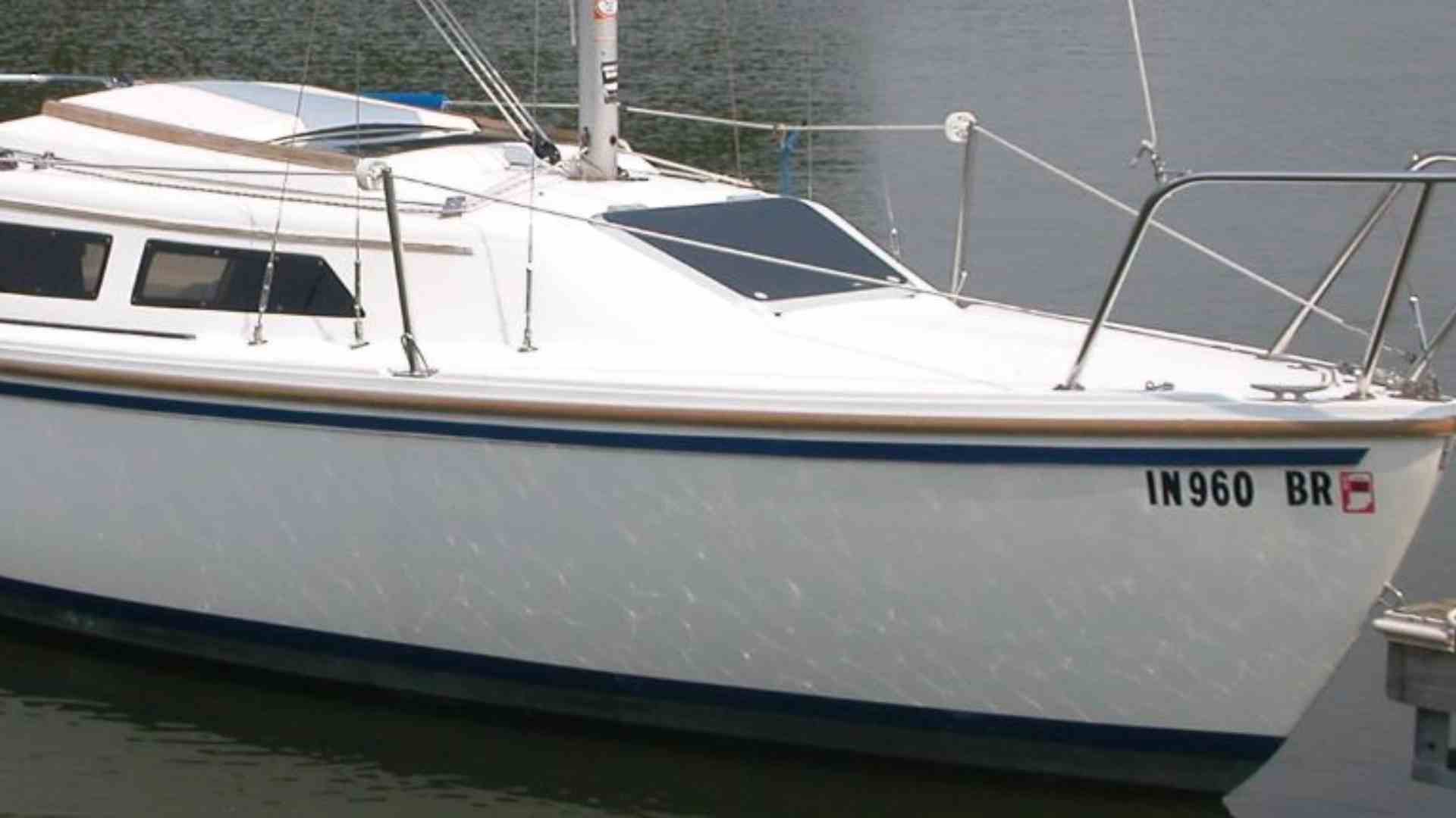 13 Popular Trailerable Sailboats with Lifting Keels