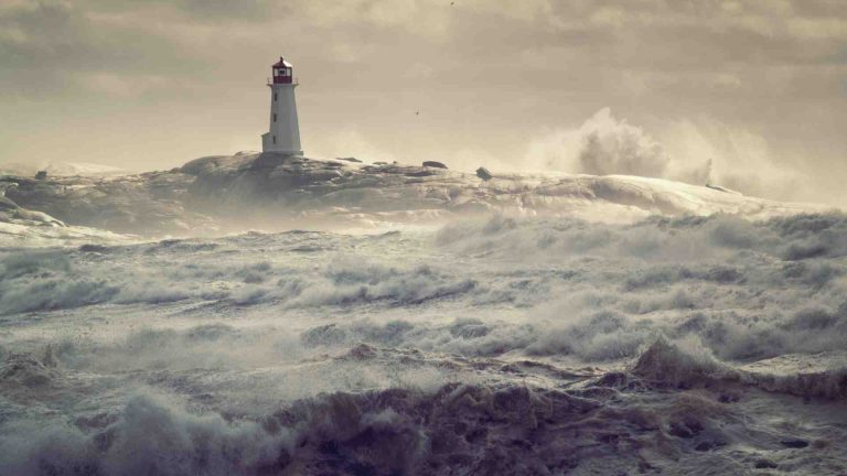 Is the Tasman Sea Rough? (And the best time to cross it)