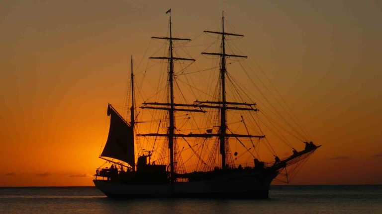 Sail Names: Explained for Beginners (With 15 Examples)