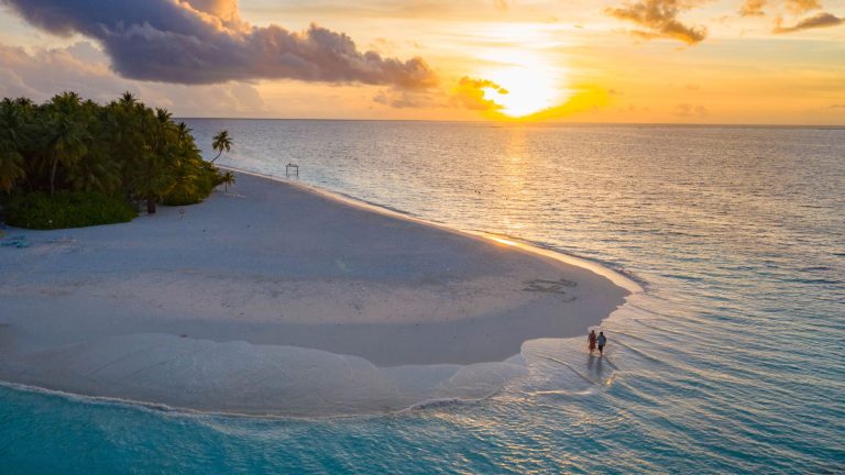 The Best Time of Year to Boat from Florida to Bahamas