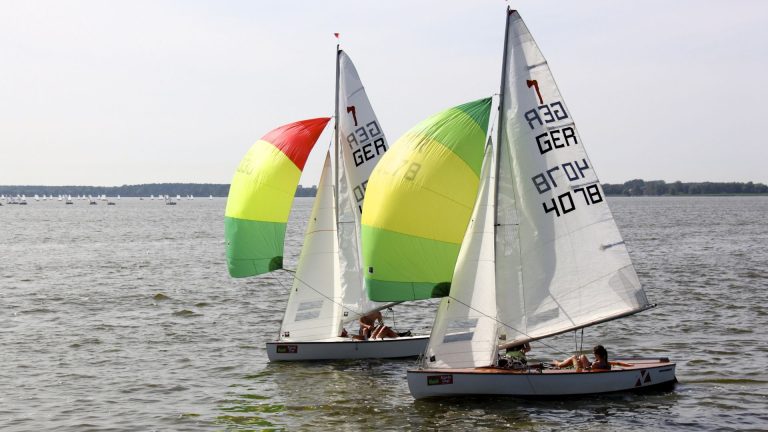 Spinnaker vs. Gennaker: the Difference Explained
