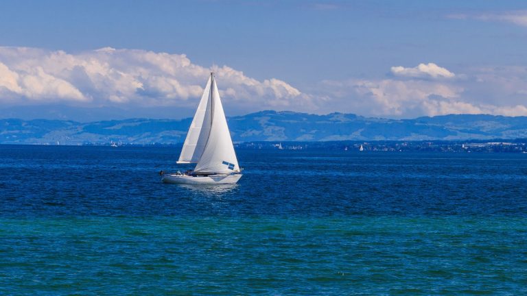 The Sailing Seasons Around the World (with Map)