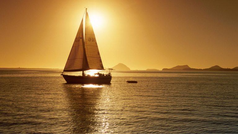 The Only 25 Sailing Terms You’ll Need to Know