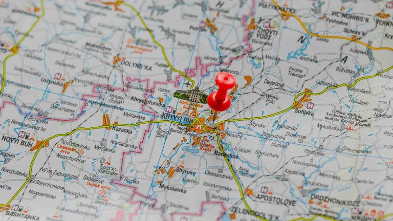 What’s the Difference Between a Chartplotter and GPS?